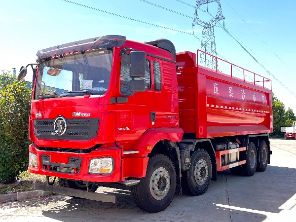 8x4陜汽德龍400馬力油田專用壓裂砂罐車(chē)｜25立方壓裂砂罐車(chē)