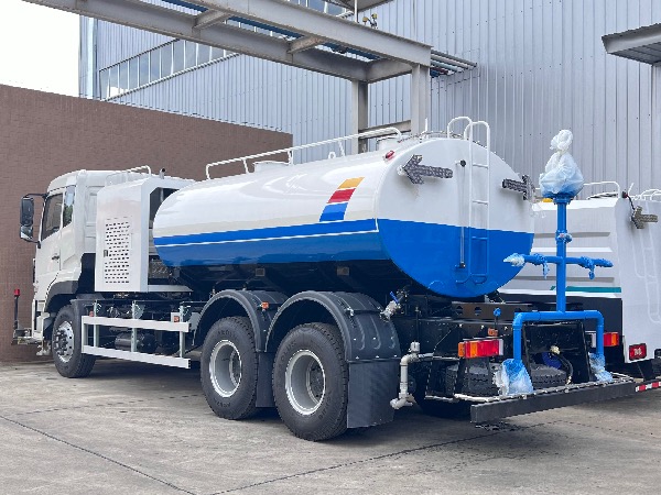 東風天龍6x4高壓清洗車|路面養(yǎng)護車|路面沖洗車|路面清洗車