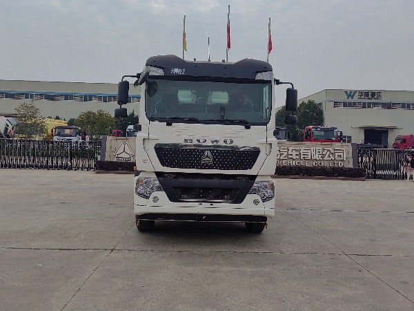 華威馳樂(lè)牌SGZ5181TXSZBEV型純電動(dòng)洗掃車(chē)|中國(guó)重汽HOWO豪沃TX新能源洗掃車(chē)